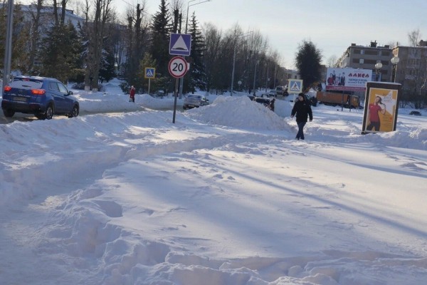 Новомосковцы жалуются на нерасчищенные тротуары