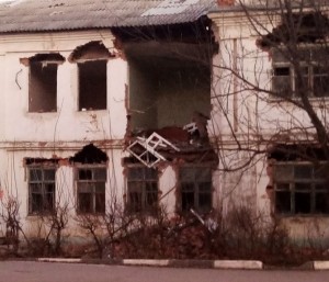 Жители Новомосковска просят снести опасные заброшенные дома