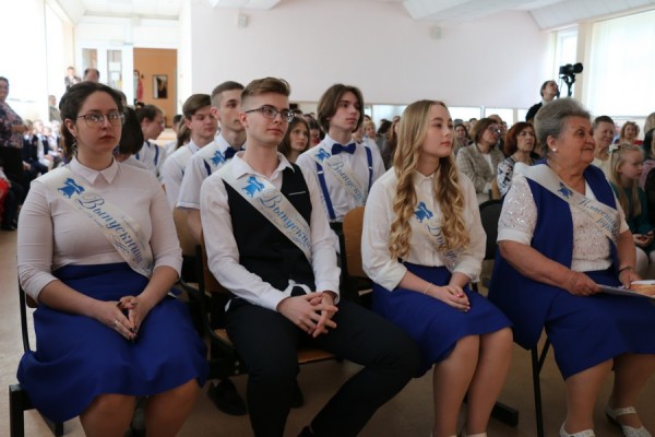 В школах Новомосковска прошел последний звонок