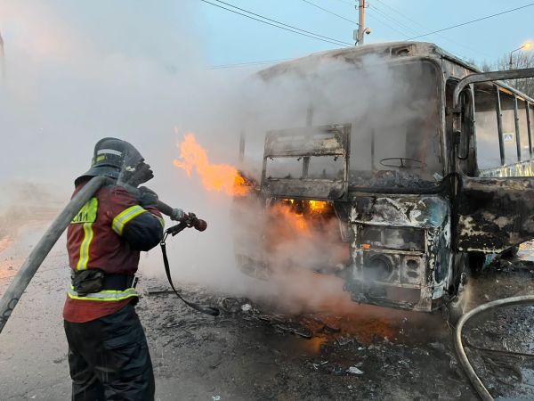 В Новомосковске сгорел пассажирский автобус
