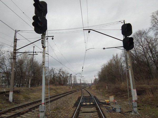 В Тульской области диверсанты пытались поджечь релейный шкаф на железной дороге
