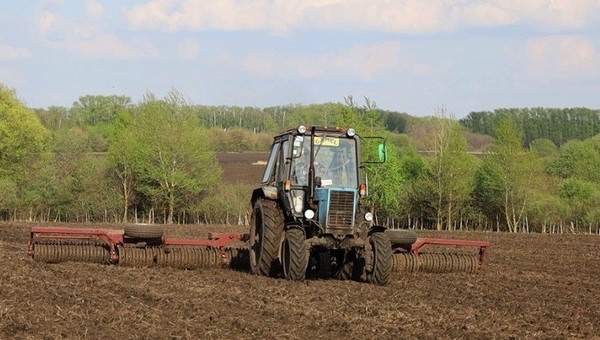Житель Донского угнал трактор «Беларус» с поля в Новомосковске